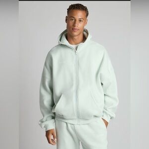 Comfrt New size medium Cloud zip hoodie in pale mint
